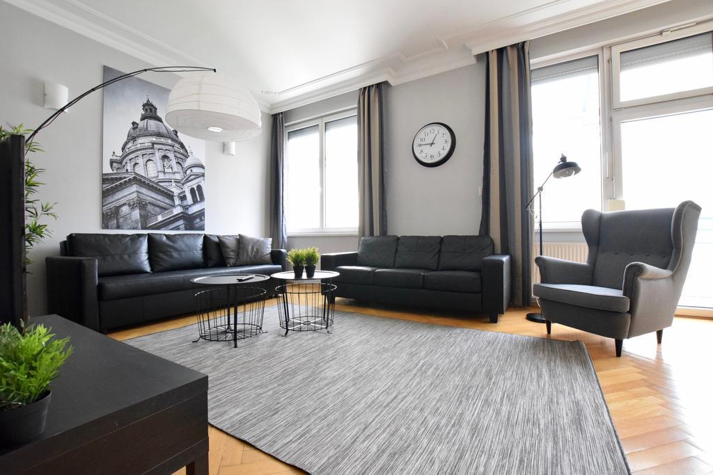 Standerd Apartment By Hi5 - Lovag Family Suites Budapest Exteriör bild