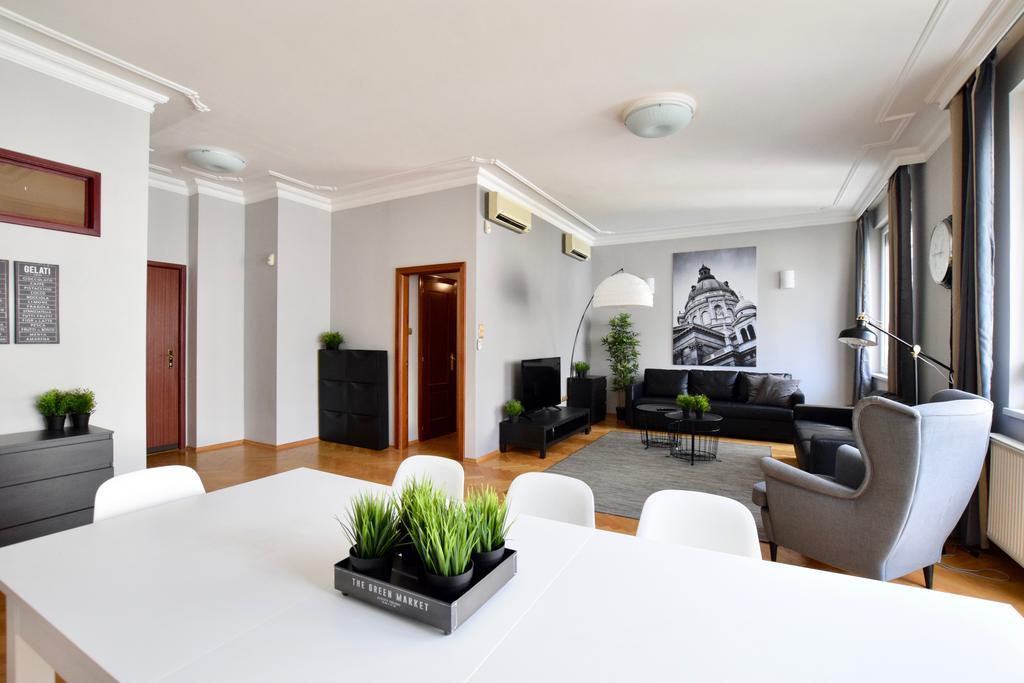 Standerd Apartment By Hi5 - Lovag Family Suites Budapest Exteriör bild