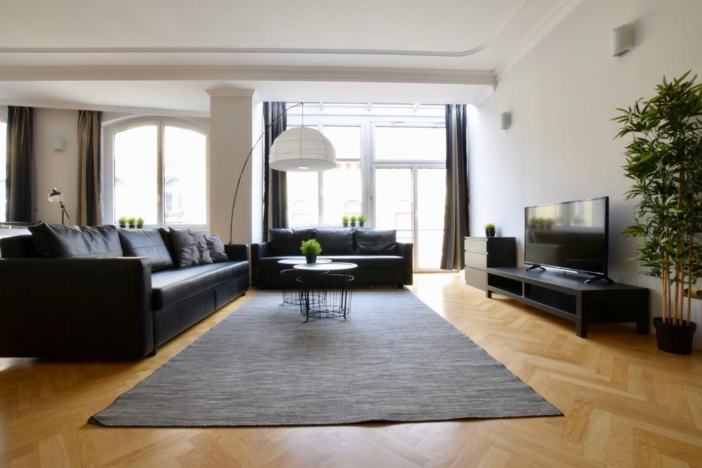 Standerd Apartment By Hi5 - Lovag Family Suites Budapest Exteriör bild