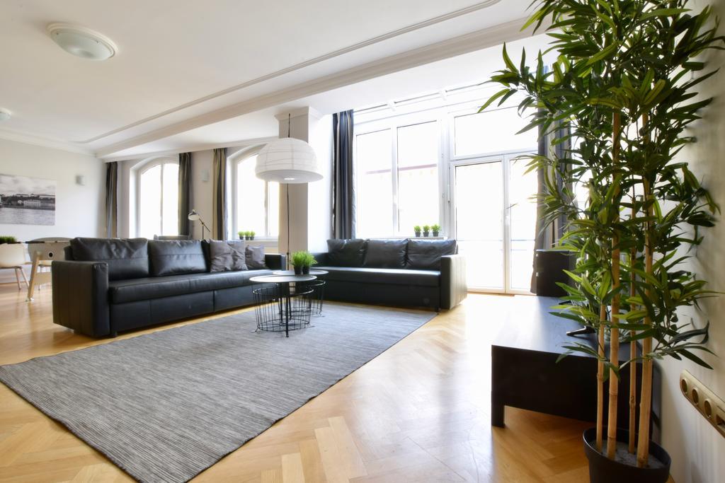 Standerd Apartment By Hi5 - Lovag Family Suites Budapest Exteriör bild