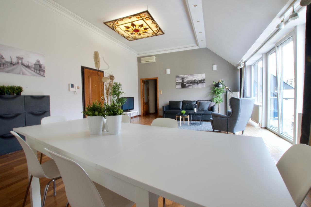Standerd Apartment By Hi5 - Lovag Family Suites Budapest Exteriör bild