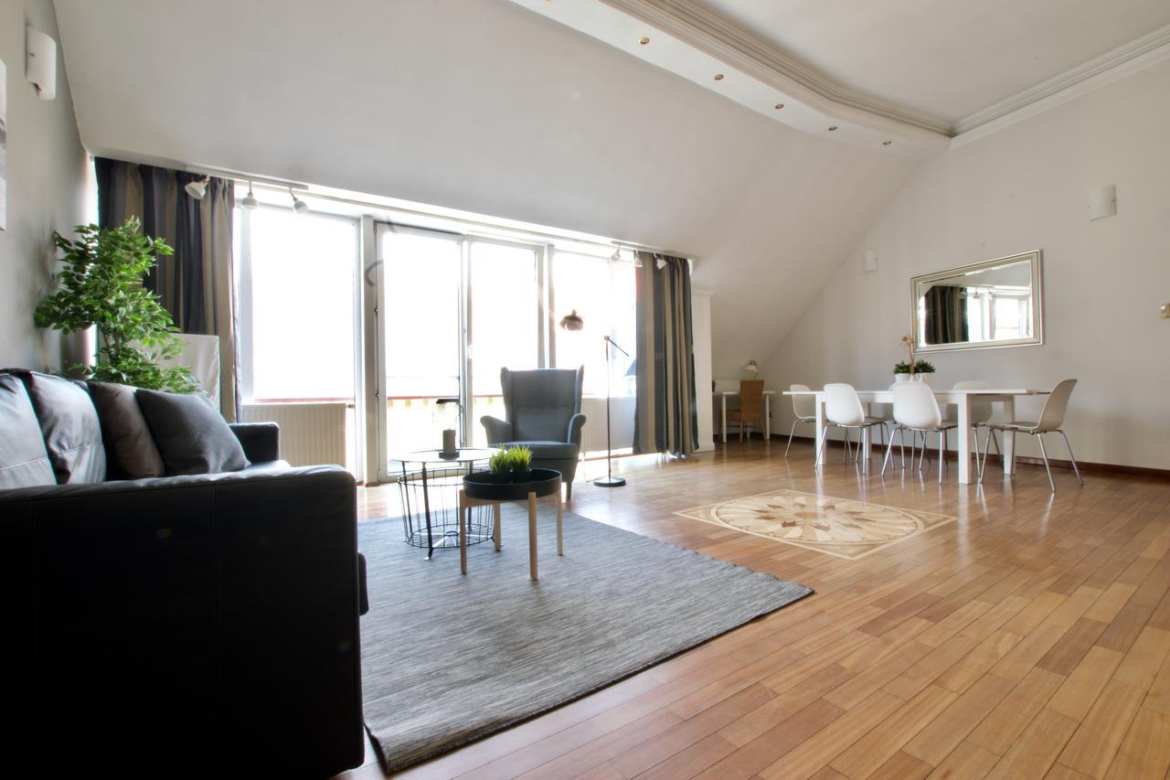 Standerd Apartment By Hi5 - Lovag Family Suites Budapest Exteriör bild